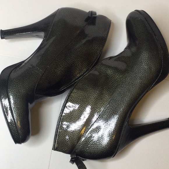 GUC Jessica Simpson Olive Patent Ankle Booties,10M - Picture 4 of 15